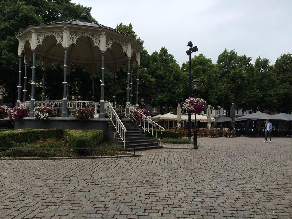Hotel En Grand Cafe De Pauw โรมอนด์ ภายนอก รูปภาพ
